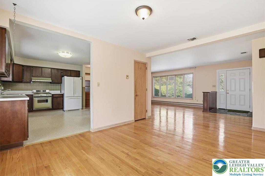 4395 East Texas Road Allentown, PA 18103 - Photo 22 of 81