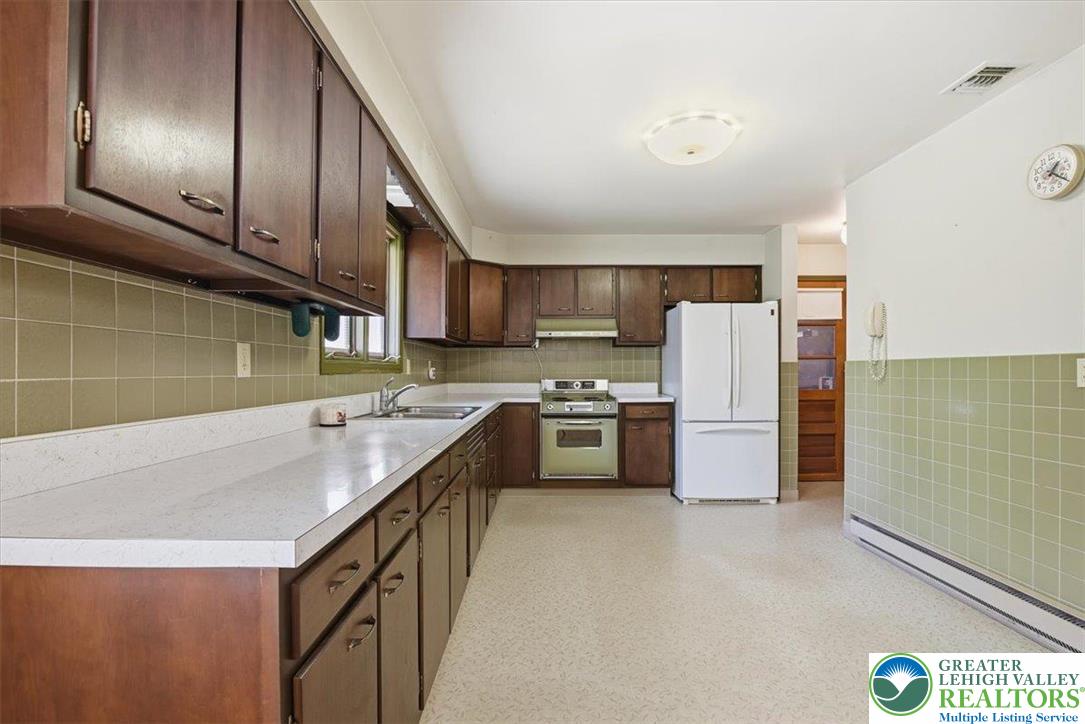 4395 East Texas Road Allentown, PA 18103 - Photo 24 of 81