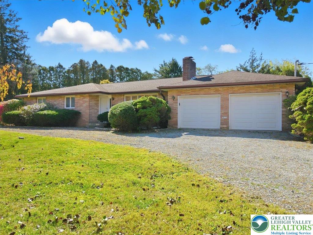 4395 East Texas Road Allentown, PA 18103 - Photo 6 of 81