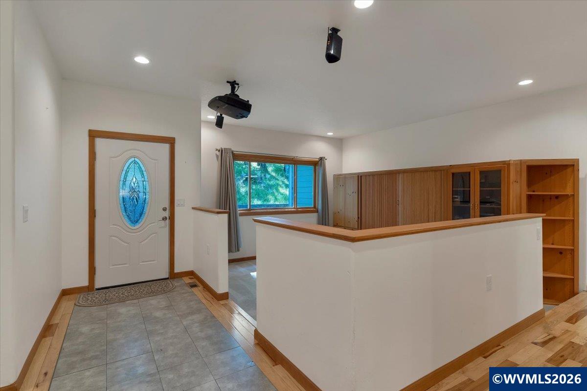 15577 Oakdale Road Dallas, OR 97338 - Photo 4 of 43