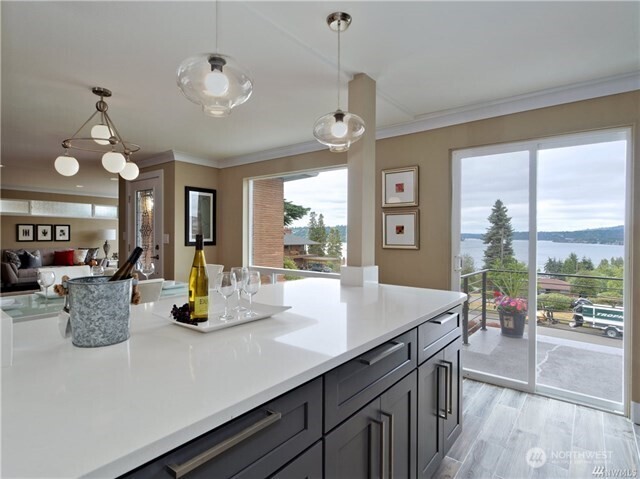 7809 South Sunnycrest Road Seattle, WA 98178 - Photo 14 of 21
