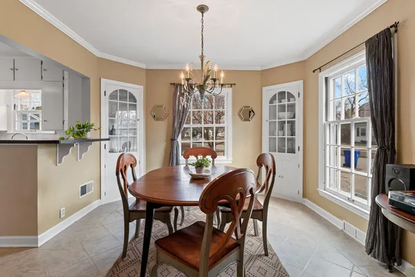 $264,900 | 547 North Outagamie Court, Appleton, WI 54914