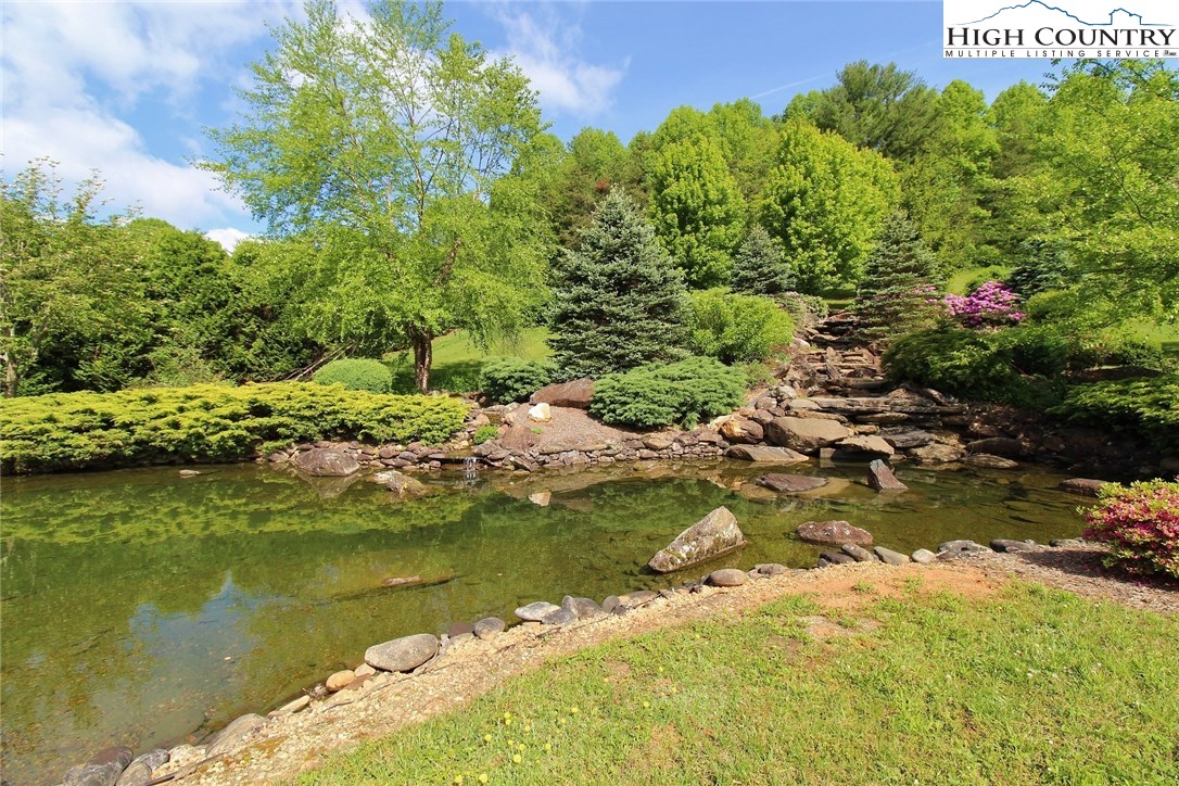 8-9 Olde Stone Ridge Lansing, NC 28643 - Photo 8 of 11 Gallery Image 8
