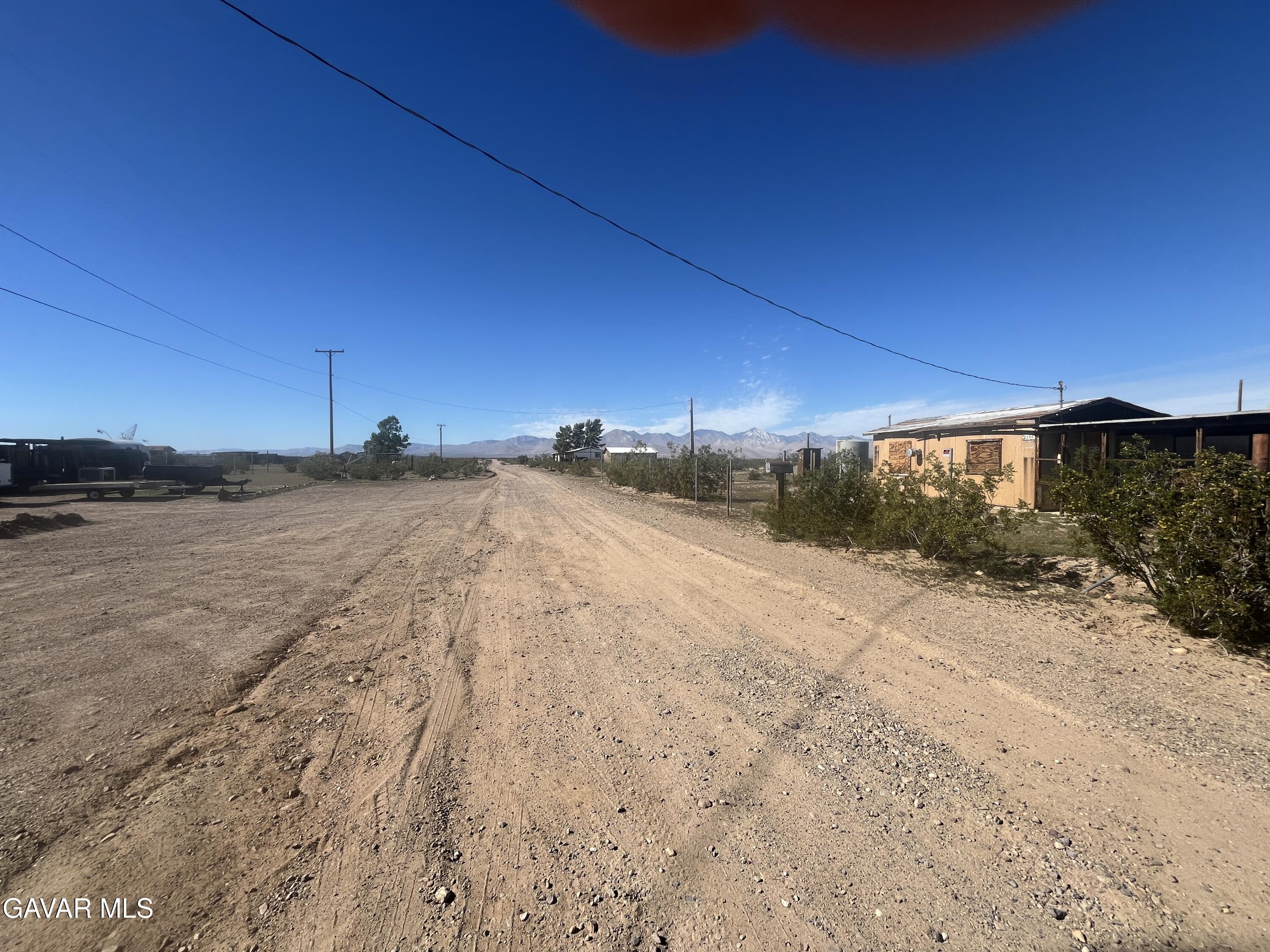 2206 Upjohn Avenue Ridgecrest, CA 93555 - Photo 4 of 12 a view of a dry yard