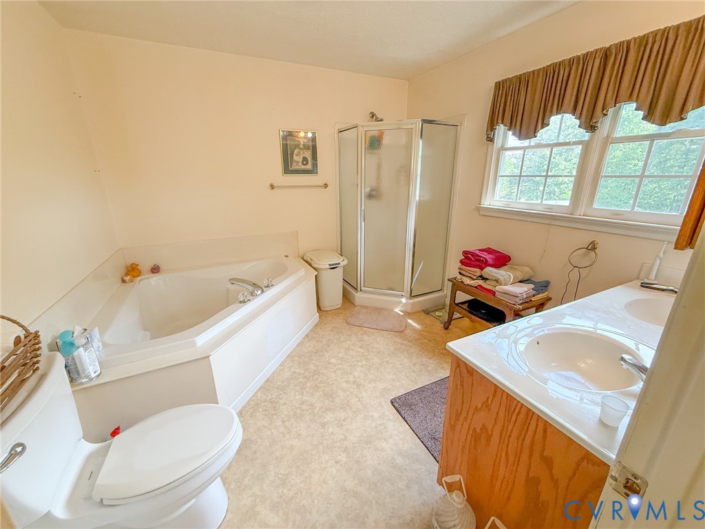 45 Gallion Town Road Victoria, VA 23974 - Photo 14 of 41 a bathroom with a sink toilet and tub