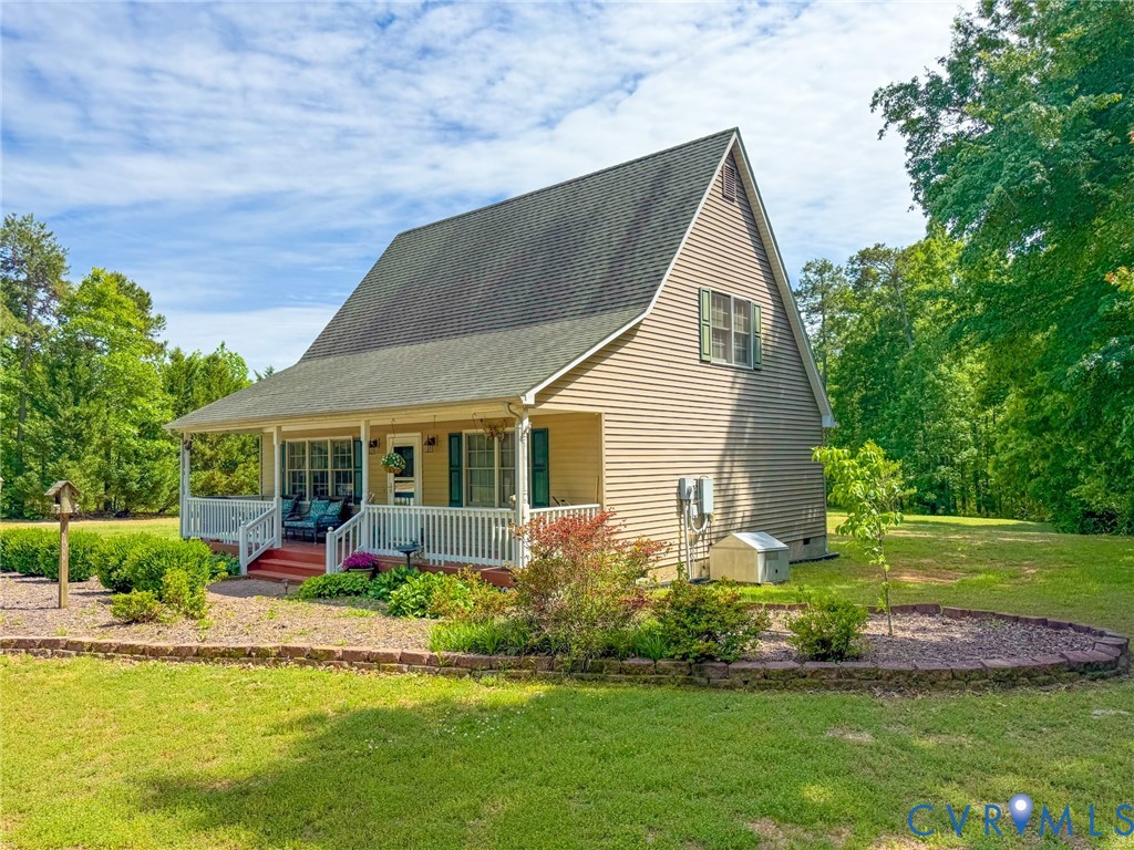 45 Gallion Town Road Victoria, VA 23974 - Photo 25 of 41 a front view of house with yard and green space