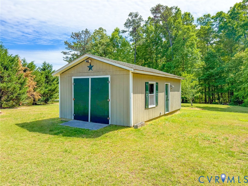 45 Gallion Town Road Victoria, VA 23974 - Photo 38 of 41 a front view of a house with yard