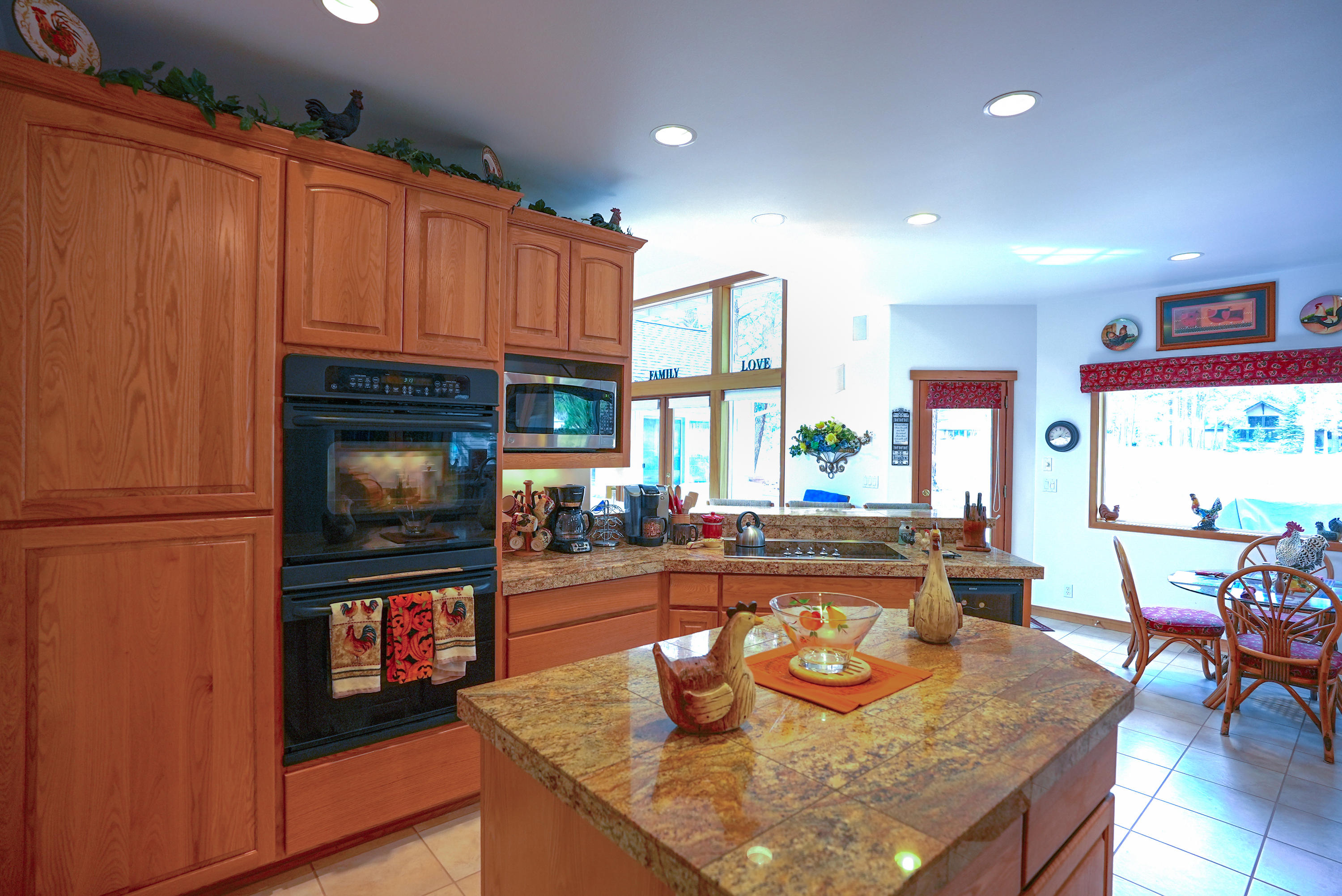 60709 Golf Village Loop Bend, OR 97702 - Photo 17 of 45 Double ovens by GE