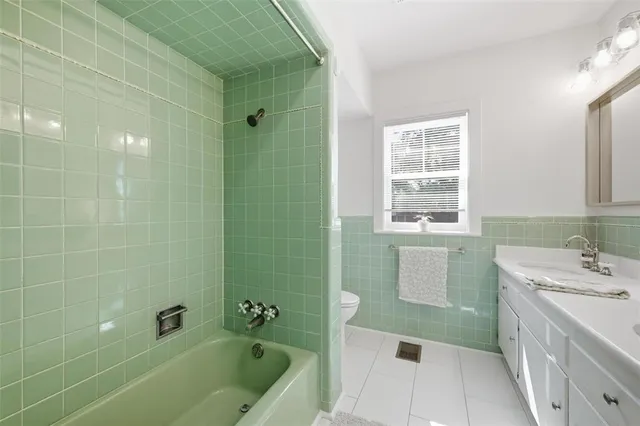 $525,000 | 704 West Hull Street, Denison, TX 75020