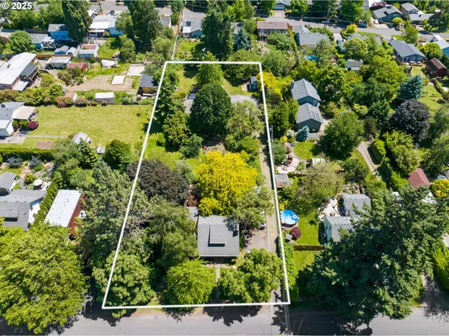 $900,000 | 7640 Southwest 67th Avenue, Portland, OR 97223