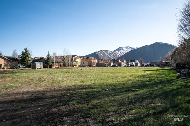 $599,000 | 2410 Woodside Boulevard, Hailey, ID 83333