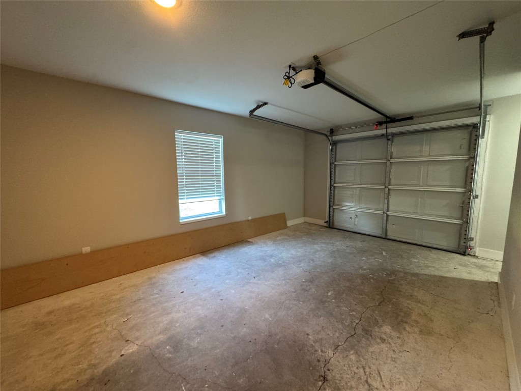 813 Central Avenue Elgin, TX 78621 - Photo 13 of 26 a view of a room with a empty space