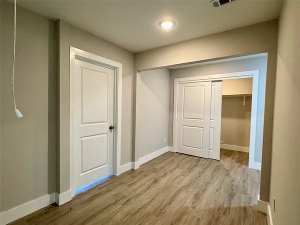 $2,500 | 813 Central Avenue, Elgin, TX 78621