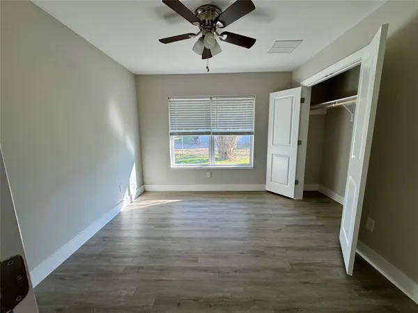 $2,500 | 813 Central Avenue, Elgin, TX 78621