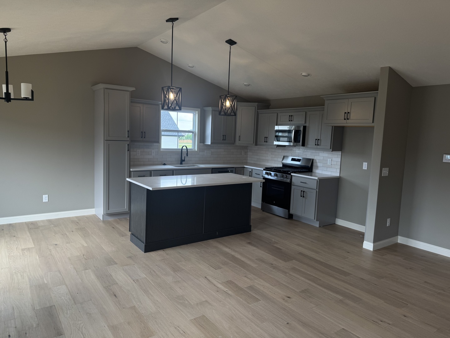 1721 Bluestone Drive Normal, IL 61761 - Photo 2 of 11