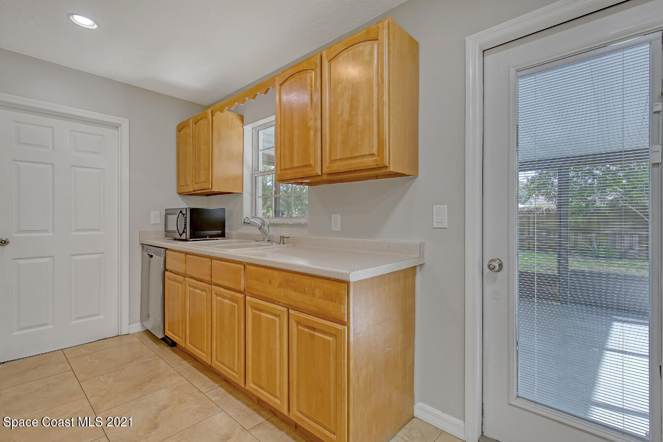 544 Edward Road Melbourne, FL 32904 - Photo 12 of 30 Kitchen