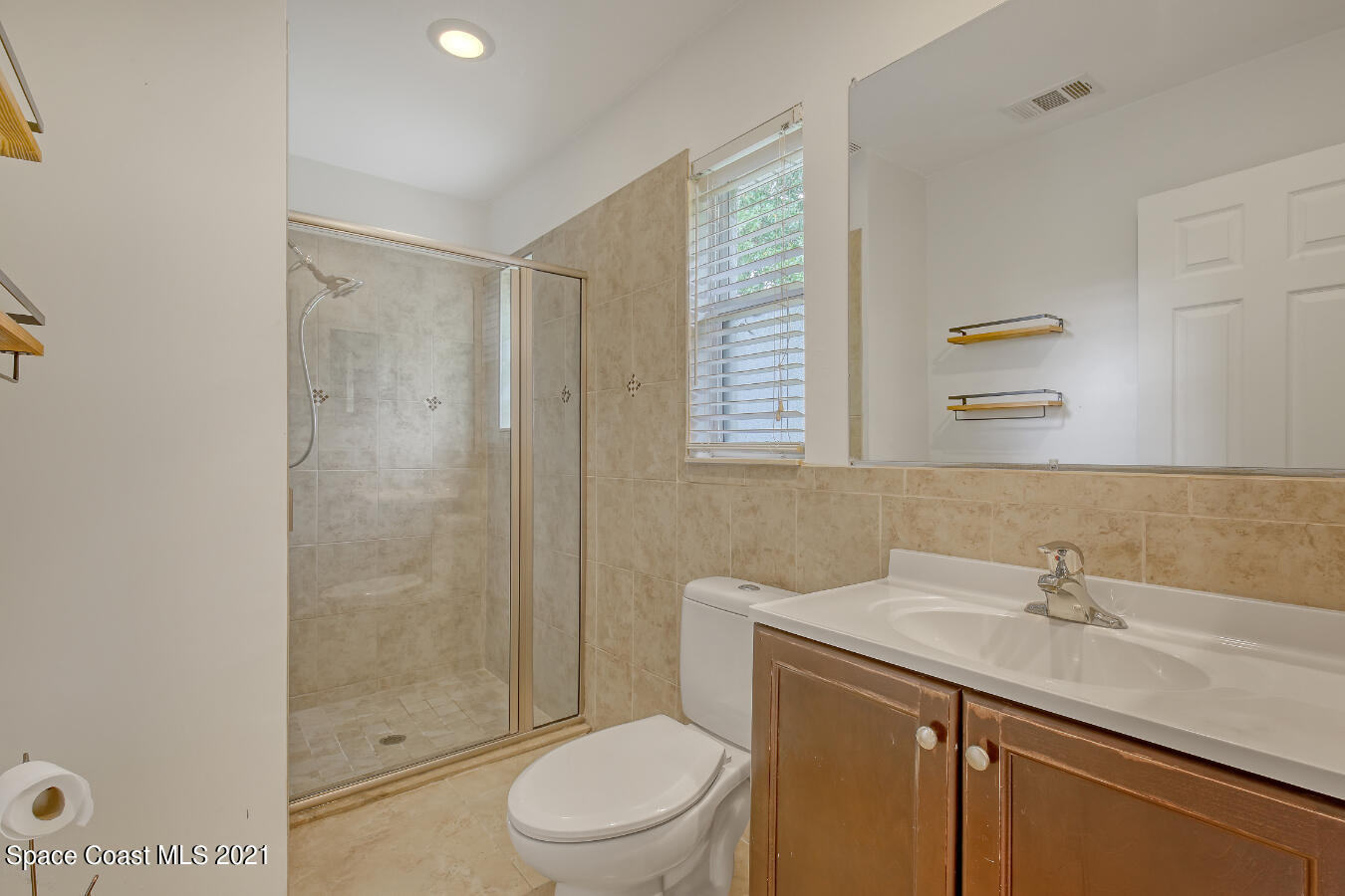 544 Edward Road Melbourne, FL 32904 - Photo 16 of 30 Master Bathroom