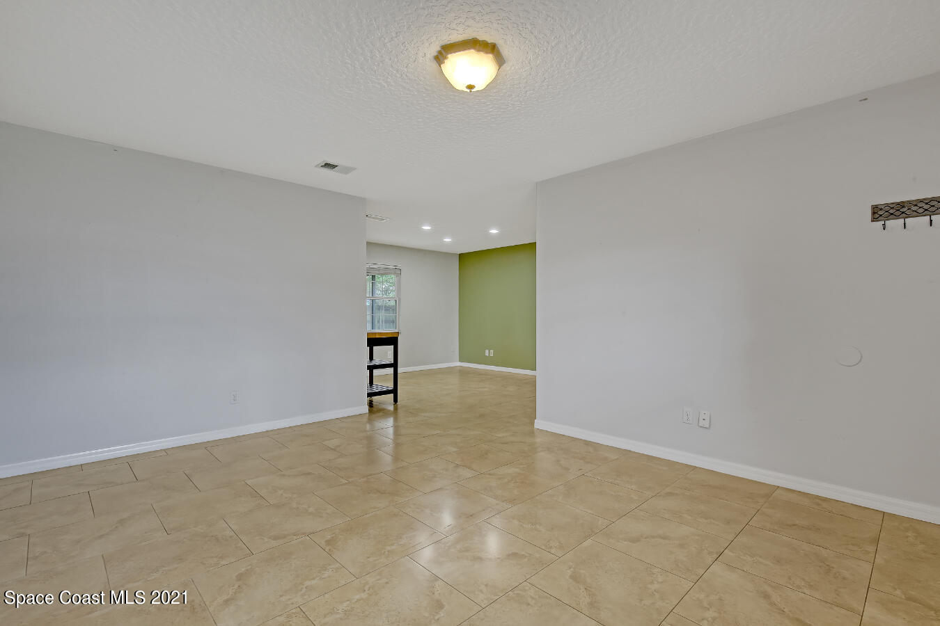 544 Edward Road Melbourne, FL 32904 - Photo 8 of 30 Living Room