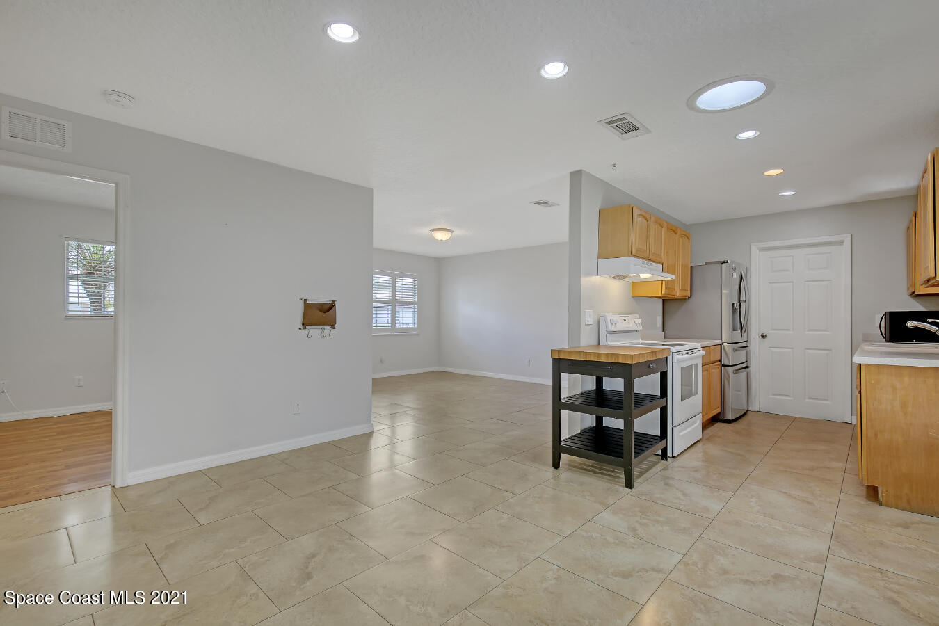 544 Edward Road Melbourne, FL 32904 - Photo 10 of 30 Dining & Kitchen
