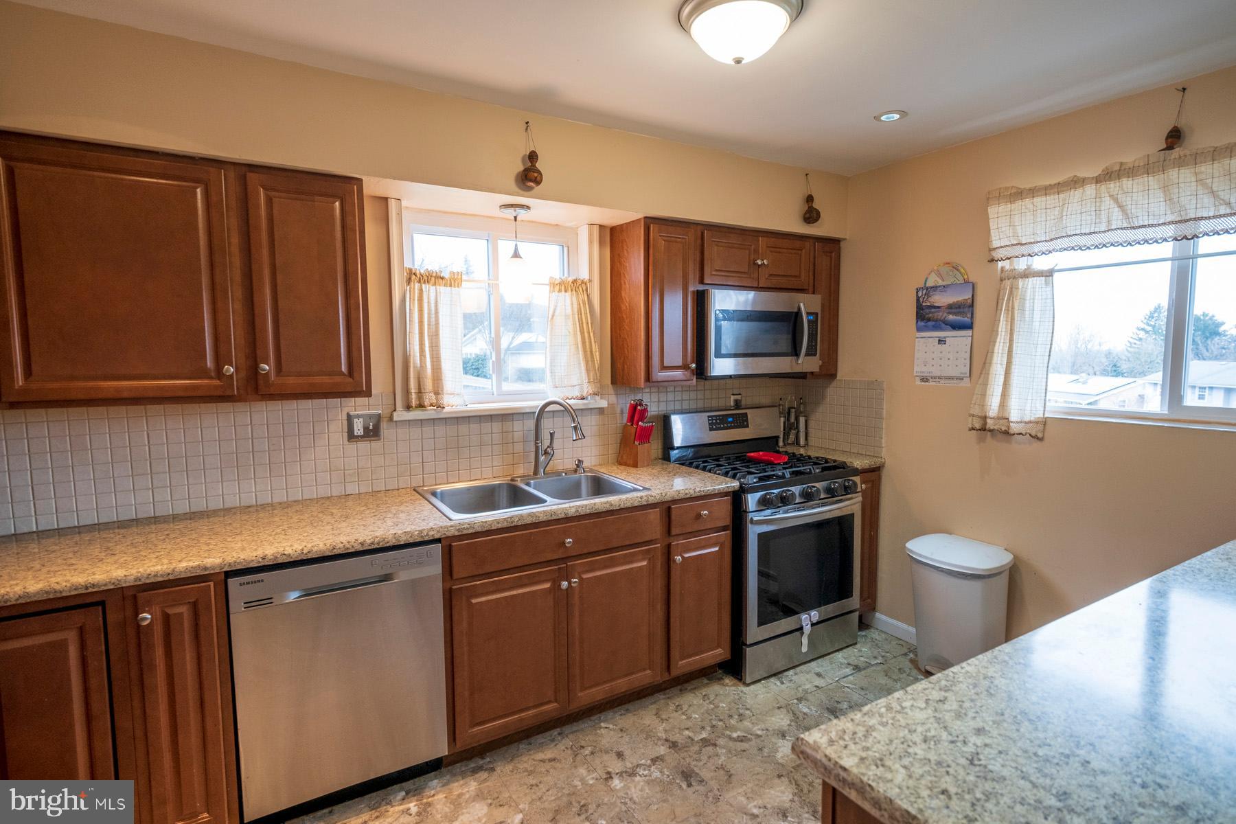 2319 Alsace Road Reading, PA 19604 - Photo 11 of 22