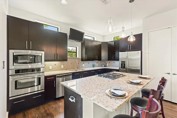 $678,000 | 2123 Albany Street, Dallas, TX 75201