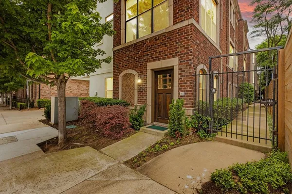 $678,000 | 2123 Albany Street, Dallas, TX 75201