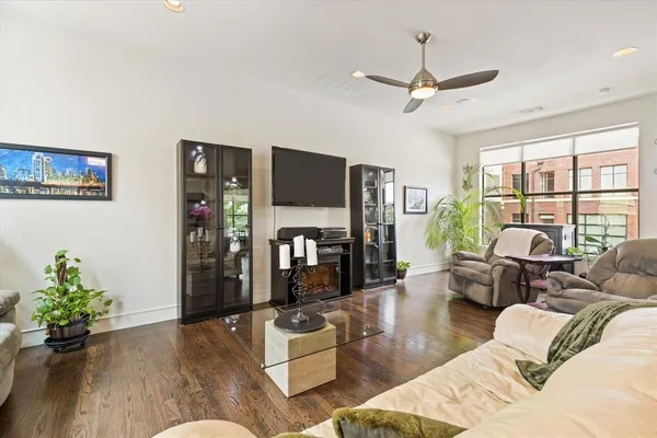$678,000 | 2123 Albany Street, Dallas, TX 75201
