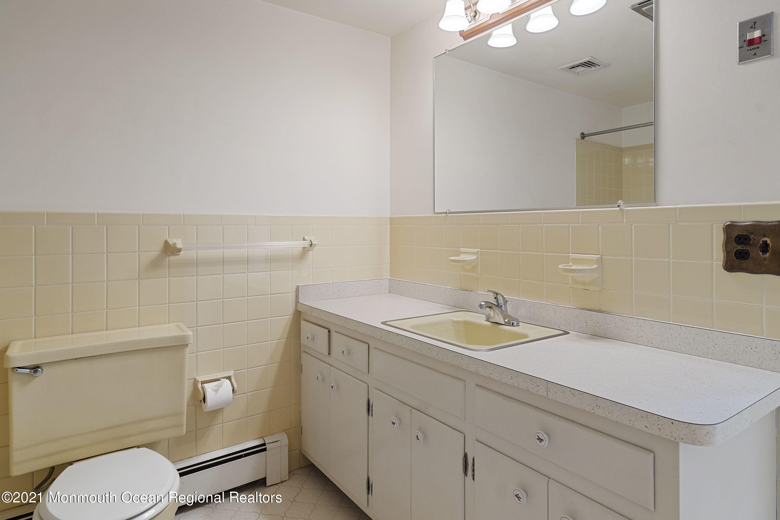 2 Cutlass Way Waretown, NJ 08758 - Photo 28 of 50 Guest bath