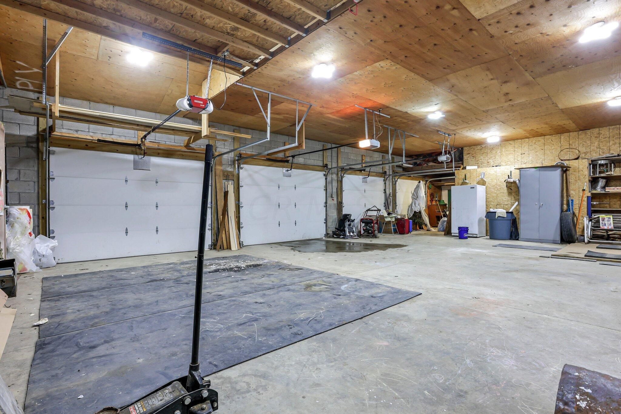 5225 Deeds Road Southwest Pataskala, OH 43062 - Photo 28 of 43 4 car garage