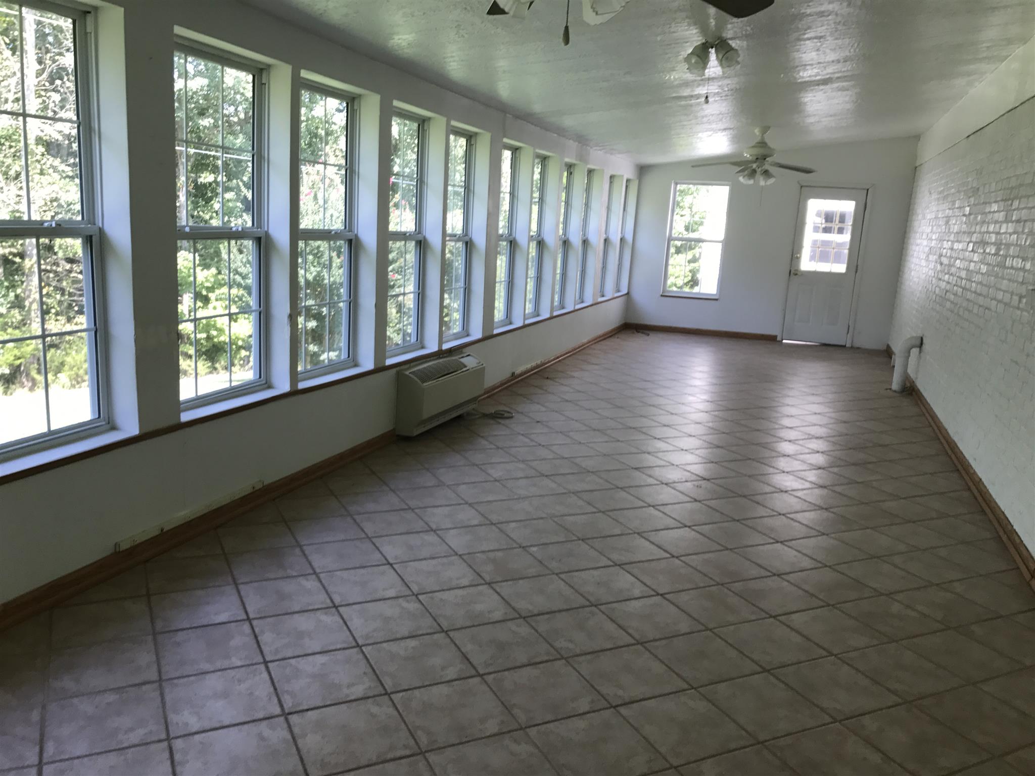 356 Deer Run Road Celina, TN 38551 - Photo 12 of 15 Gallery Image 12