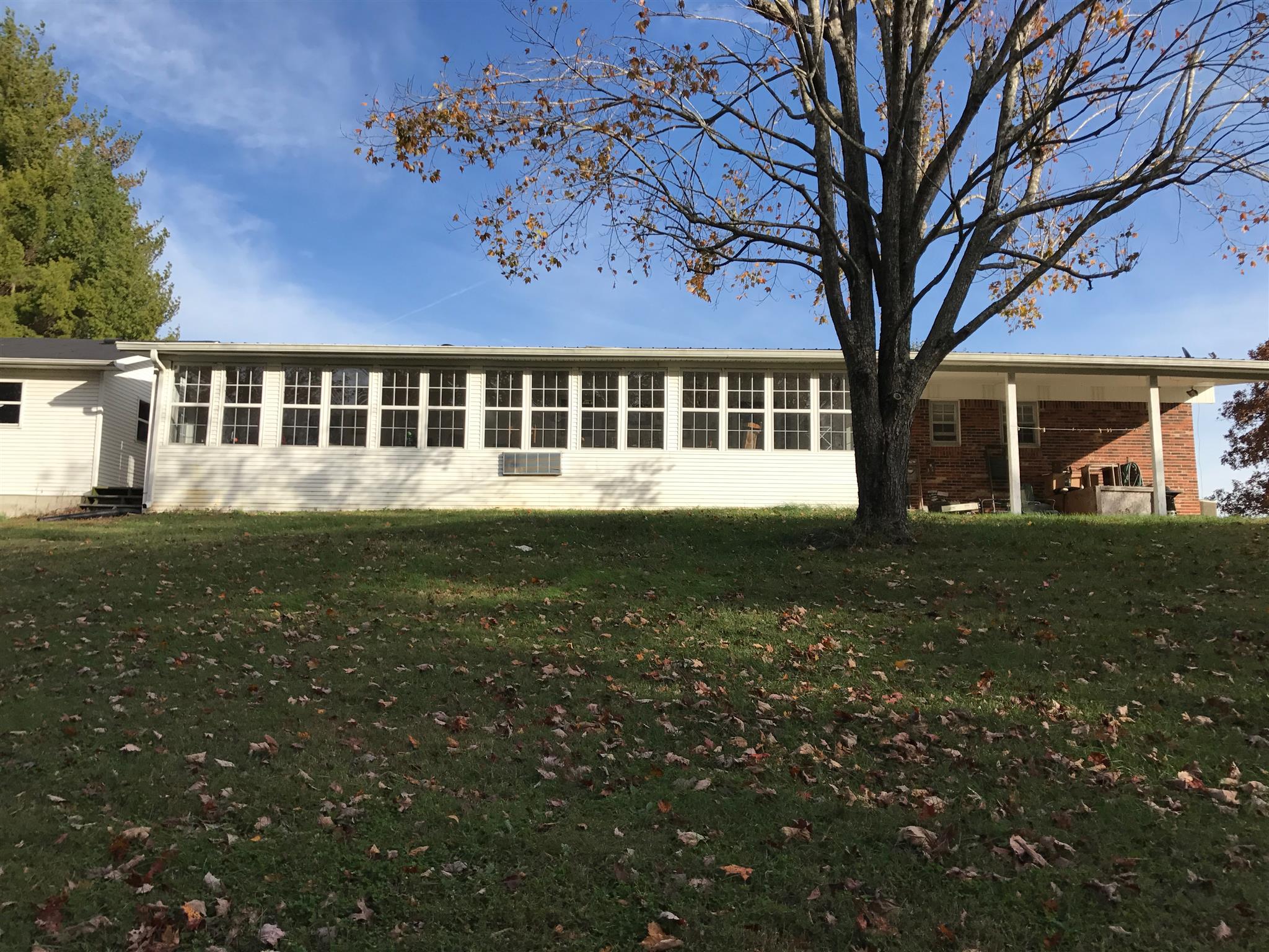 356 Deer Run Road Celina, TN 38551 - Photo 2 of 15 Sun room