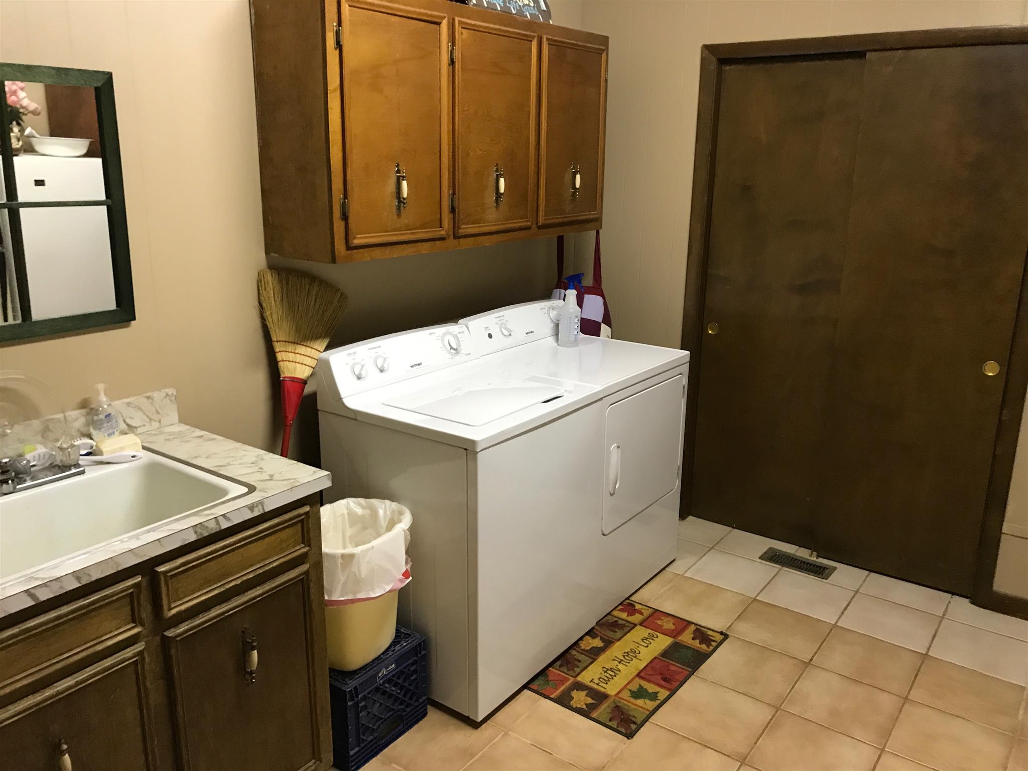 356 Deer Run Road Celina, TN 38551 - Photo 10 of 15 laundry room