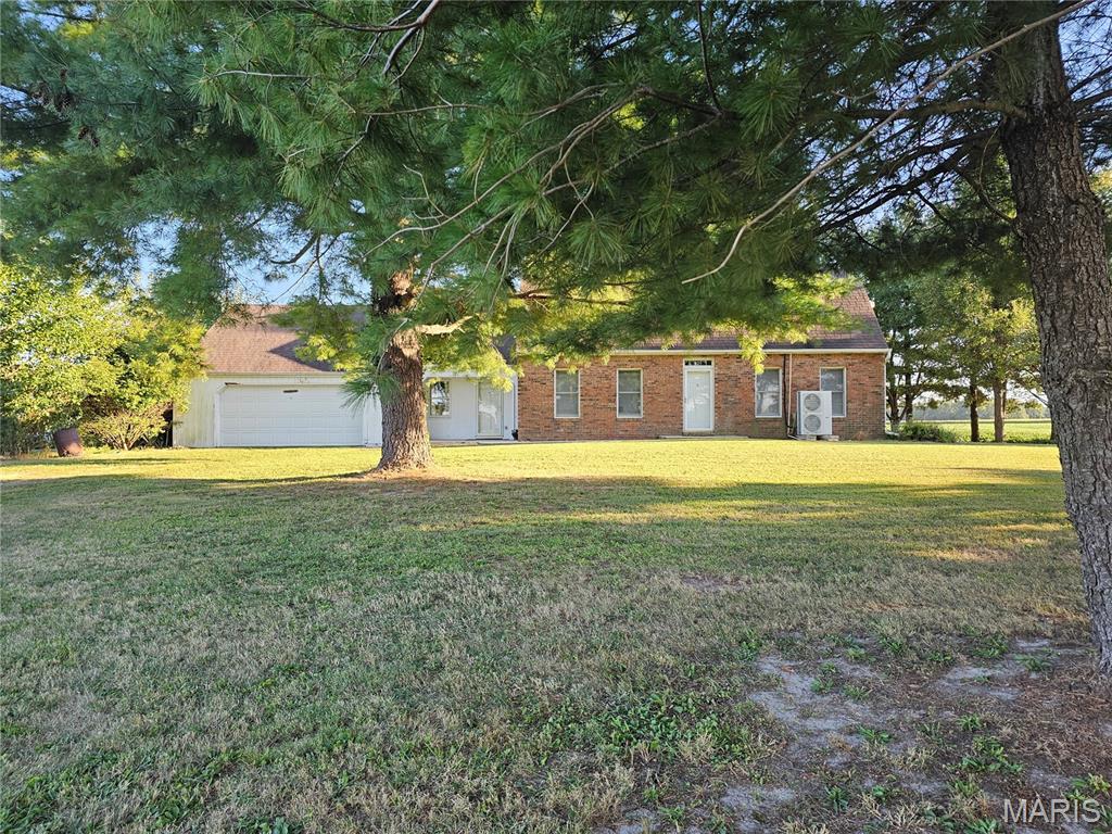 1050 Maple Grove Avenue Greenville, IL 62246 - Photo 19 of 55