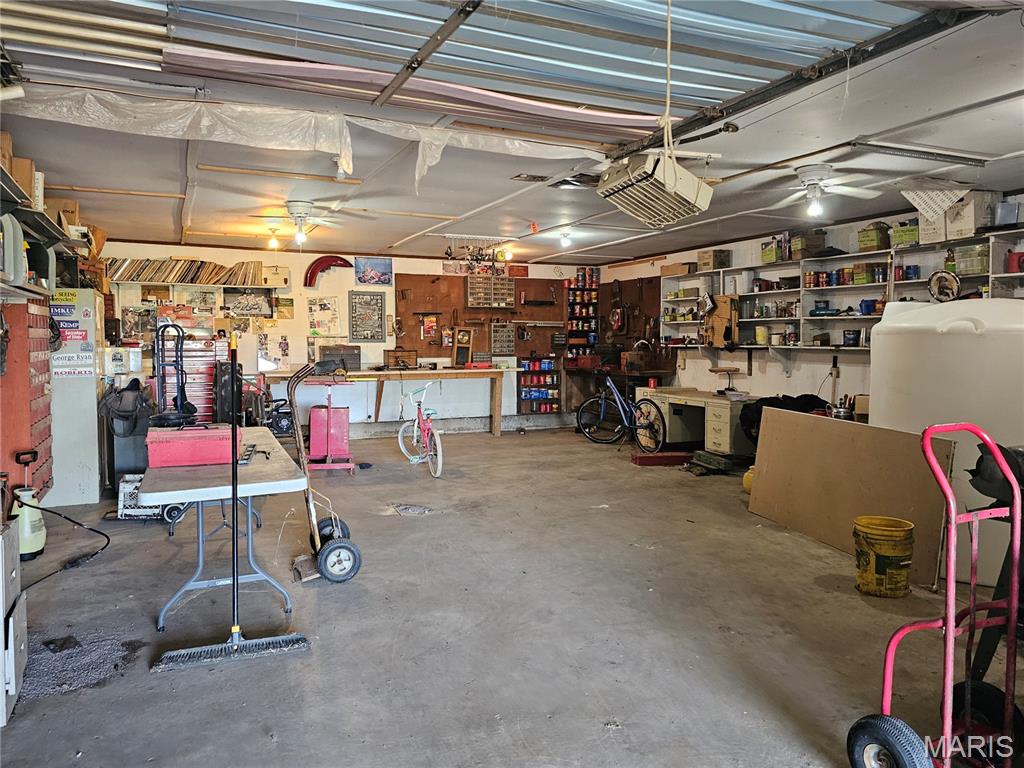 1050 Maple Grove Avenue Greenville, IL 62246 - Photo 28 of 55