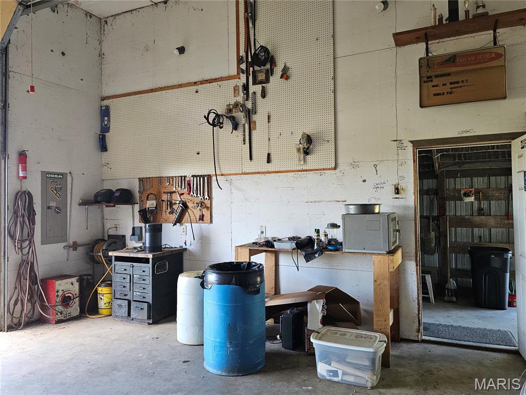 1050 Maple Grove Avenue Greenville, IL 62246 - Photo 32 of 55