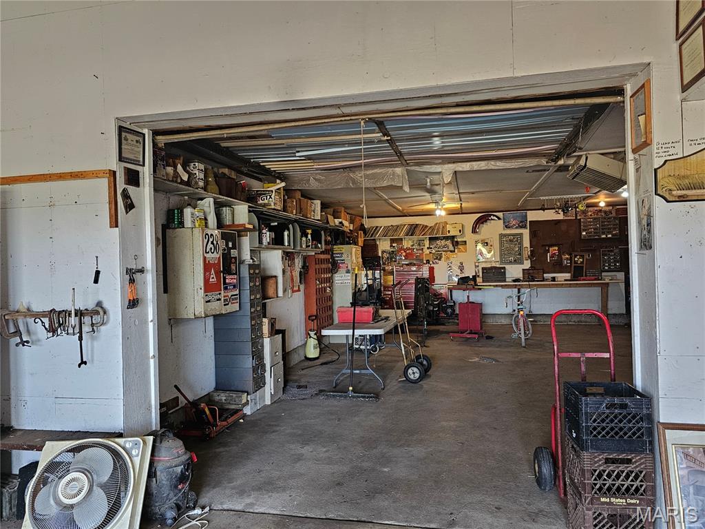 1050 Maple Grove Avenue Greenville, IL 62246 - Photo 36 of 55