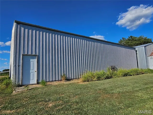 $349,000 | 1050 Maple Grove Avenue, Greenville, IL 62246