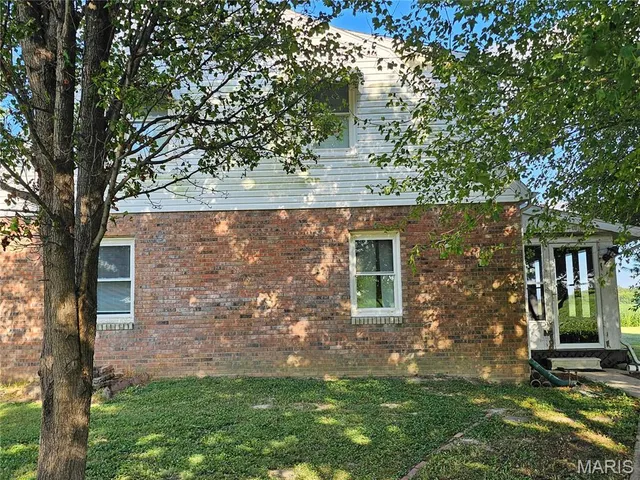 $349,000 | 1050 Maple Grove Avenue, Greenville, IL 62246