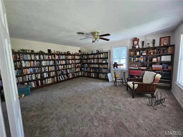 $349,000 | 1050 Maple Grove Avenue, Greenville, IL 62246