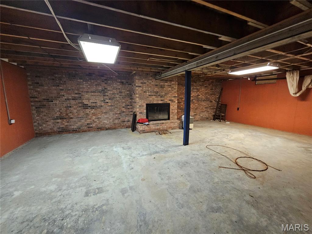 1050 Maple Grove Avenue Greenville, IL 62246 - Photo 6 of 55