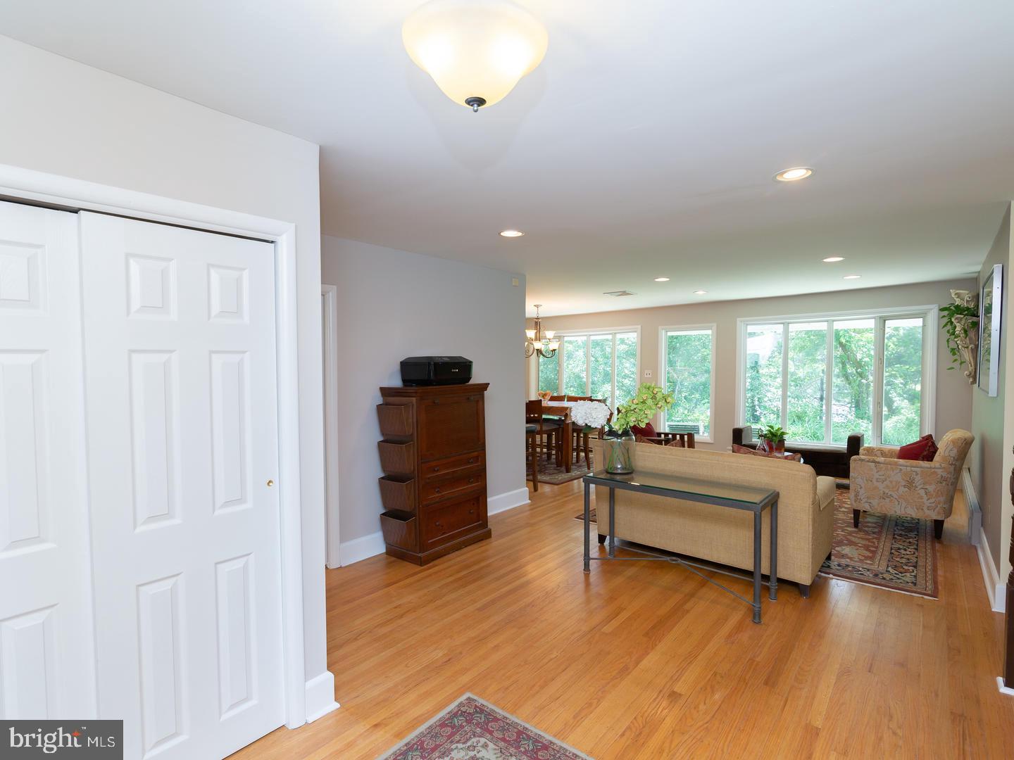 21 Downs Circle Wynnewood, PA 19096 - Photo 3 of 34