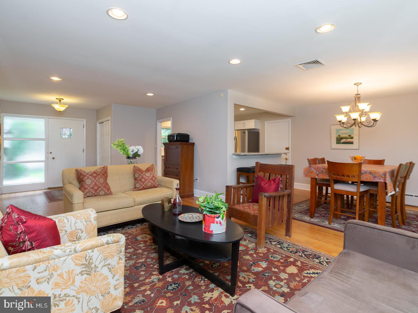 21 Downs Circle Wynnewood, PA 19096 - Photo 5 of 34