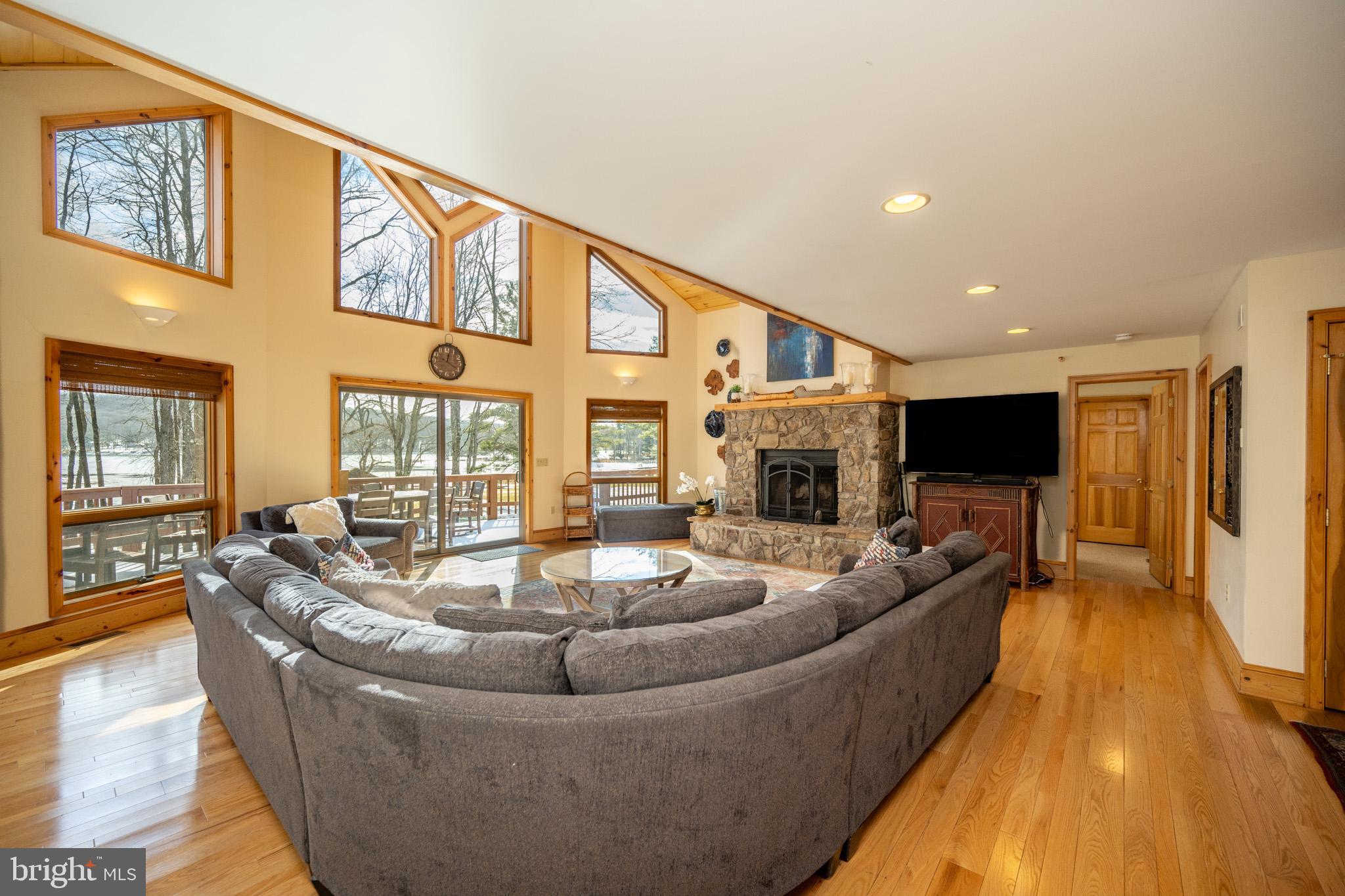 1738 Paradise Point Road Oakland, MD 21550 - Photo 15 of 97 Gallery Image 15