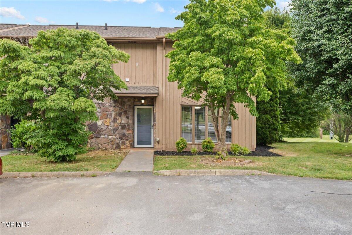 660 Fox Meadow Road, Unit 8 Elizabethton, TN 37643 - Photo 2 of 44 04-128A7354