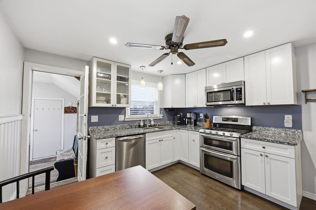 285 Breckwood Boulevard Springfield, MA 01109 - Photo 11 of 30