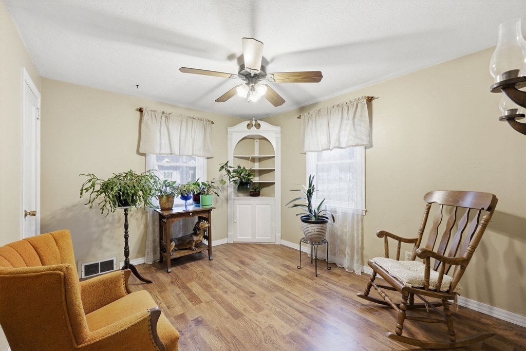 285 Breckwood Boulevard Springfield, MA 01109 - Photo 14 of 30