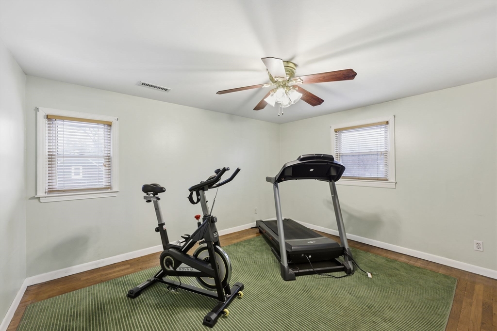 285 Breckwood Boulevard Springfield, MA 01109 - Photo 23 of 30