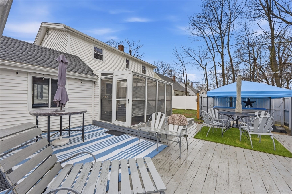 285 Breckwood Boulevard Springfield, MA 01109 - Photo 7 of 30