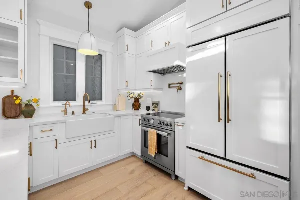 $2,450,000 | 943 F Avenue, Coronado, CA 92118