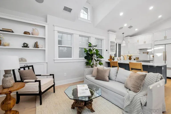 $2,450,000 | 943 F Avenue, Coronado, CA 92118